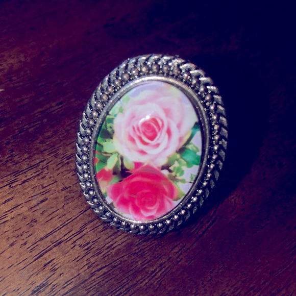 Vintage Roses Glass Cameo Adjustable Silver Ring - Picture 5 of 5